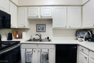 Photo #4: 2718273 Listing