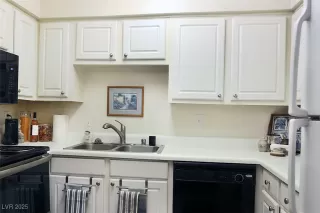 Photo #6: 2718273 Listing