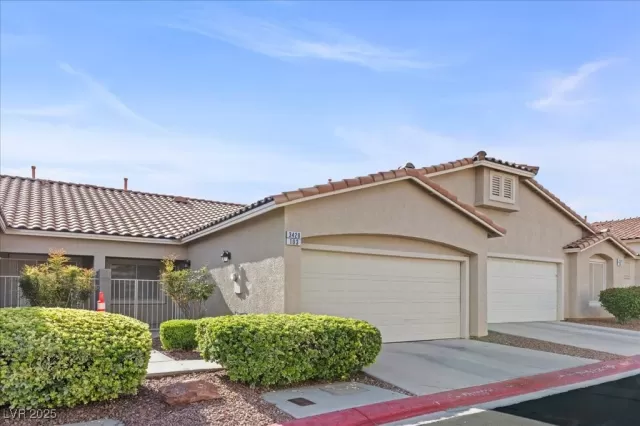 MLS: 2718277 Condo For Sale