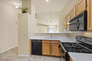 Photo #3: 2718277 Listing