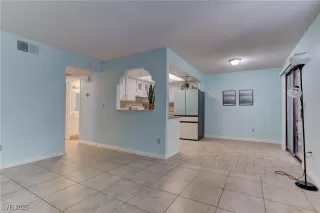 Photo #3: 2718297 Listing