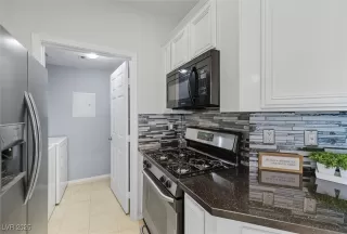 Photo #4: 2718309 Listing