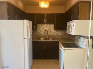 Photo #2: 2718315 Listing 