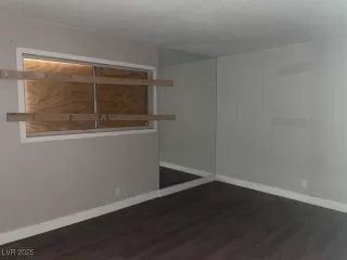 Photo #5: 2718315 Listing 