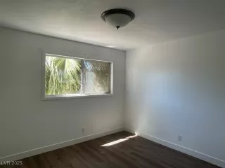 Photo #6: 2718315 Listing 