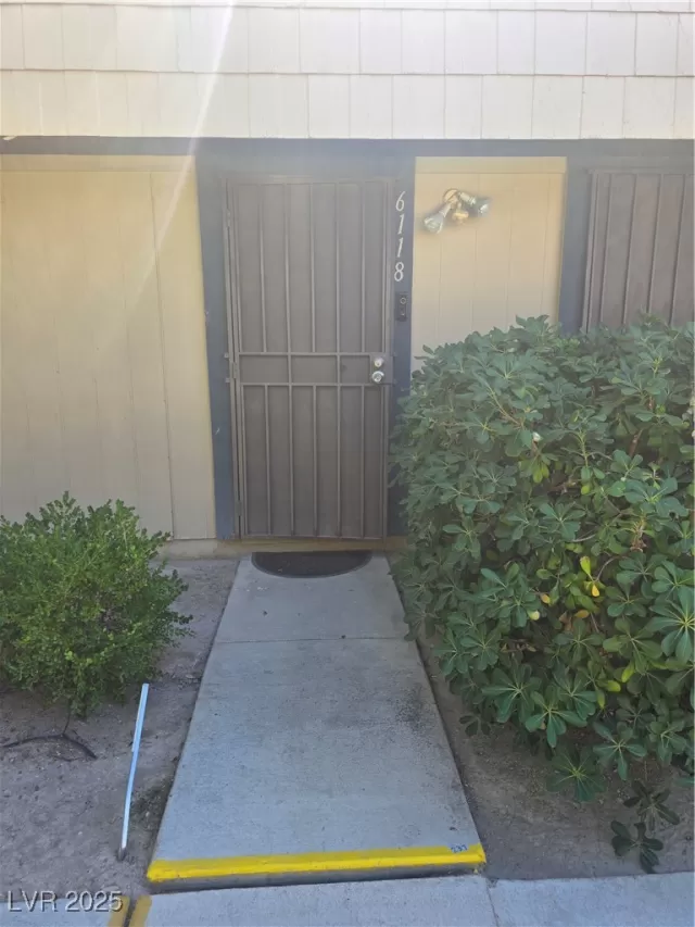 MLS: 2718317 Condo For Sale