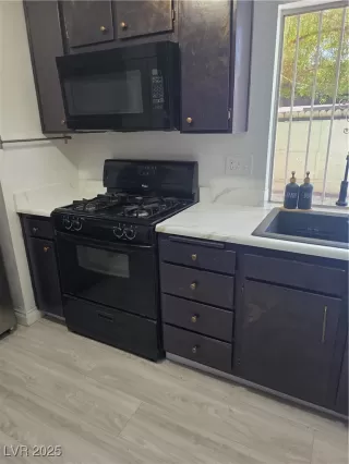 Photo #3: 2718317 Listing 