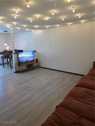 Photo #6: 2718317 Listing 