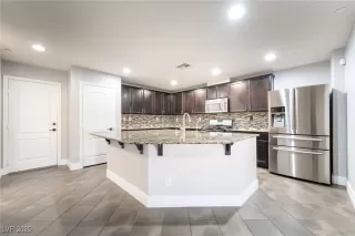 Photo #5: 2718347 Listing 