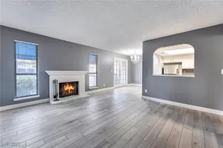 Photo #4: 2718360 Listing 