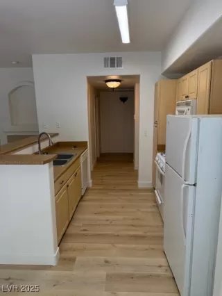 Photo #5: 2718361 Listing 