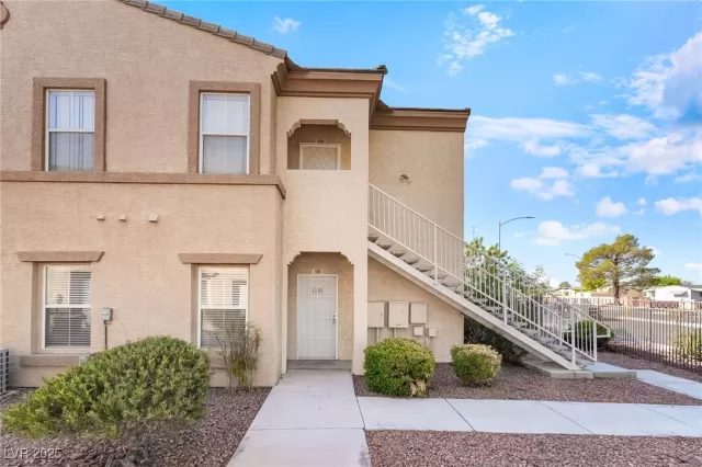 MLS: 2718374 Condo For Sale