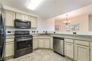 Photo #6: 2718374 Listing