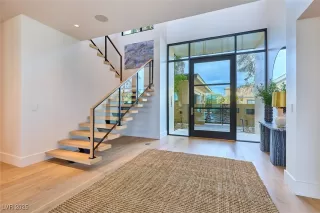 Photo #2: 2718385 Listing