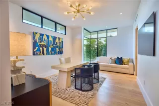 Photo #4: 2718385 Listing