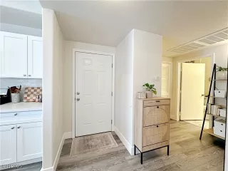 Photo #2: 2718393 Listing 