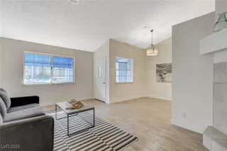 Photo #4: 2718400 Listing 