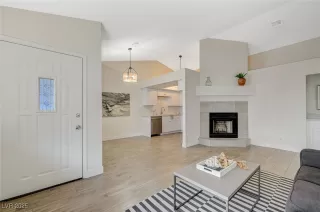 Photo #5: 2718400 Listing 