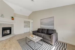 Photo #6: 2718400 Listing 