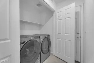 Photo #5: 2718423 Listing