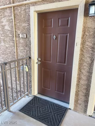 Photo #1: 2718431 Listing 