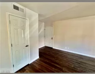 Photo #4: 2718431 Listing 