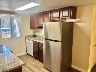 Photo #5: 2718431 Listing 