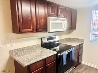 Photo #6: 2718431 Listing 