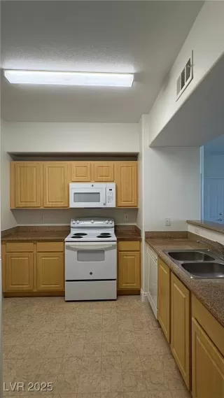 Photo #5: 2718460 Listing 