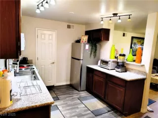 Photo #5: 2718470 Listing