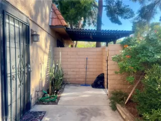 Photo #2: 2718476 Listing