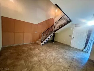 Photo #5: 2718476 Listing