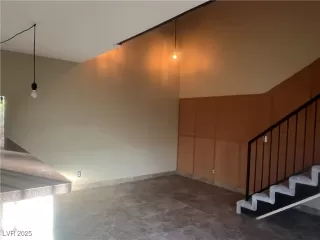 Photo #6: 2718476 Listing