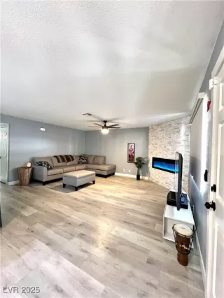 Photo #2: 2718478 Listing 