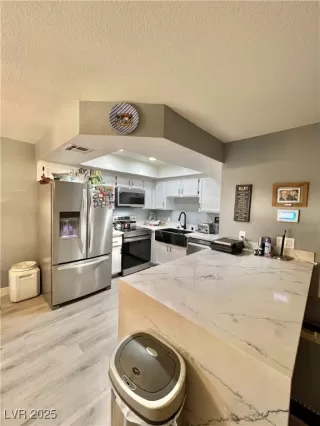 Photo #6: 2718478 Listing 