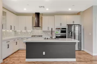 Photo #5: 2718482 Listing