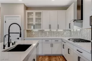 Photo #6: 2718482 Listing