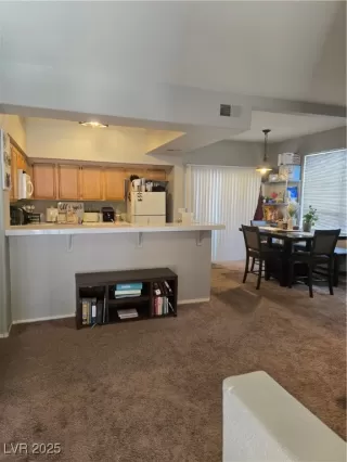 Photo #5: 2718495 Listing