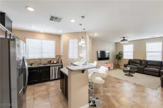 Photo #3: 2718497 Listing 