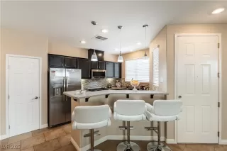 Photo #4: 2718497 Listing 