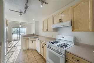 Photo #2: 2718509 Listing 