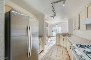 Photo #3: 2718509 Listing 