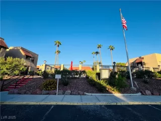 Photo #1: 2718513 Listing