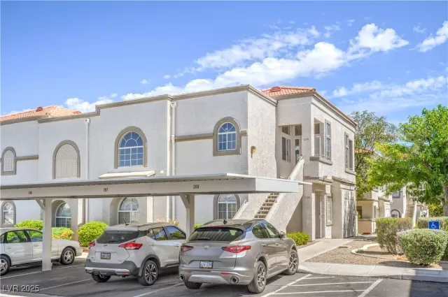 MLS: 2718514 Condo For Sale