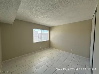 Photo #6: 2718518 Listing 