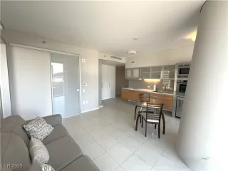 Photo #4: 2718519 Listing 