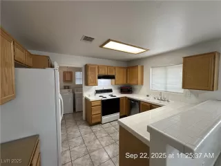 Photo #5: 2718523 Listing 