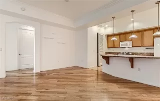 Photo #5: 2718532 Listing 