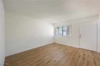 Photo #4: 2718534 Listing 