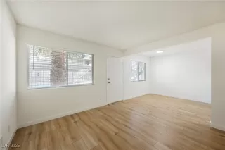 Photo #5: 2718534 Listing 